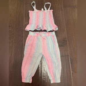 3/6 month (runs bigger) 2 piece outfit